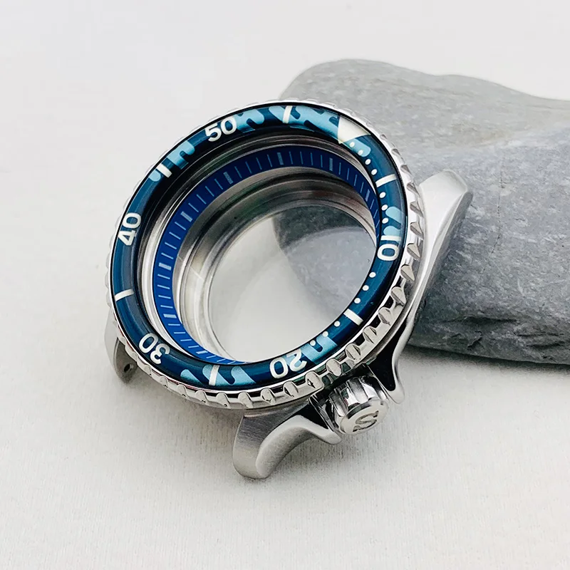 Enhanced Diving Watch Case with Transparent Bottom Cover