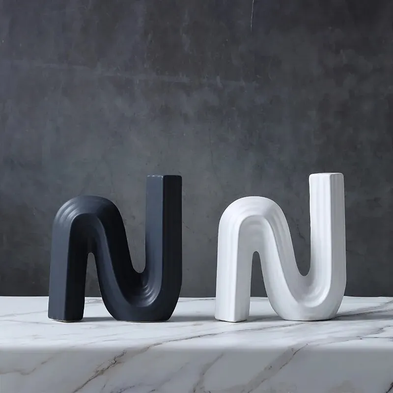

Minimalist Nordic Creative Black and White N-shaped Geometric Ceramic Handicrafts Home Model Rooms Hotel Furnishings Handicrafts