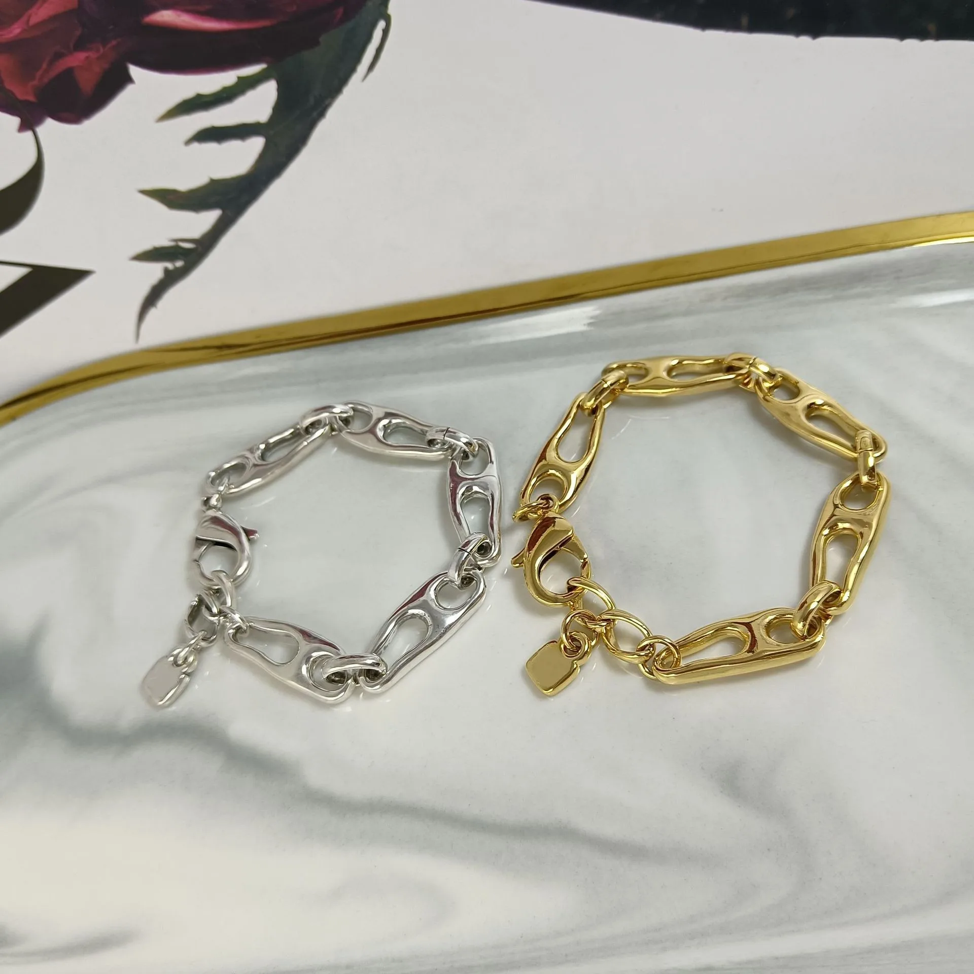 

European and American original fashion electroplating 925 silver 14K gold irregular chain lock bracelet simple jewelry gift