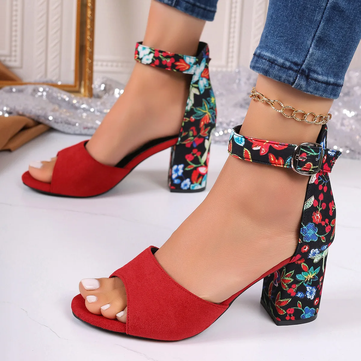 

Color blocking buckle oversized high heeled sandals 2024 summer new fish mouth sandals fashionable floral fashion sandals