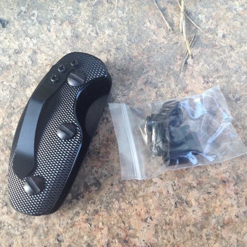 Compact Keychain Holder with Bottle Opener - Ideal Men's Gadget & Gift