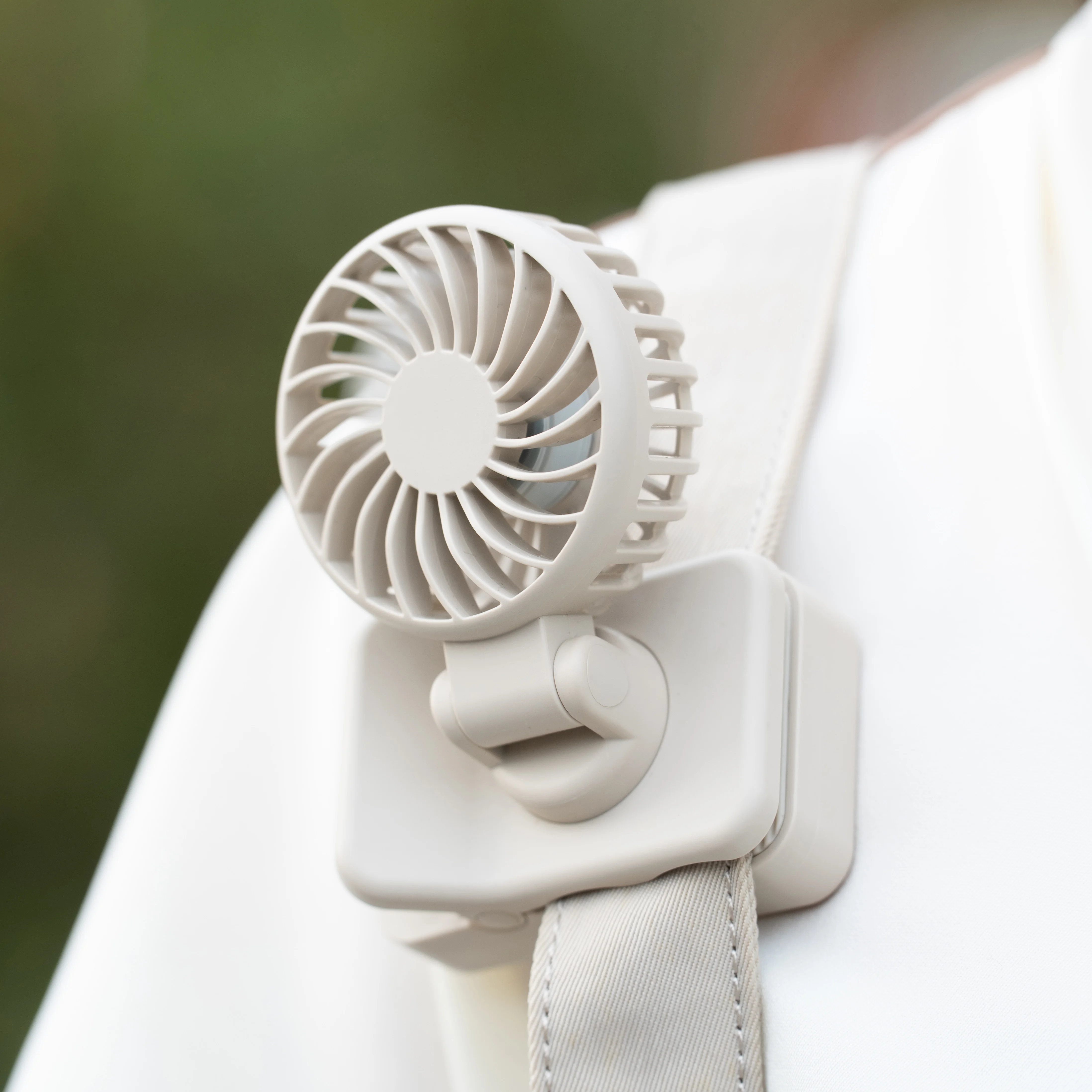 VISSKO Clip Fan Tipo C Ventilatore portatile portatile ricaricabile 1000mAh 3 marce Piccola ventola di raffreddamento Ventilatore personale per dormitorio studentesco