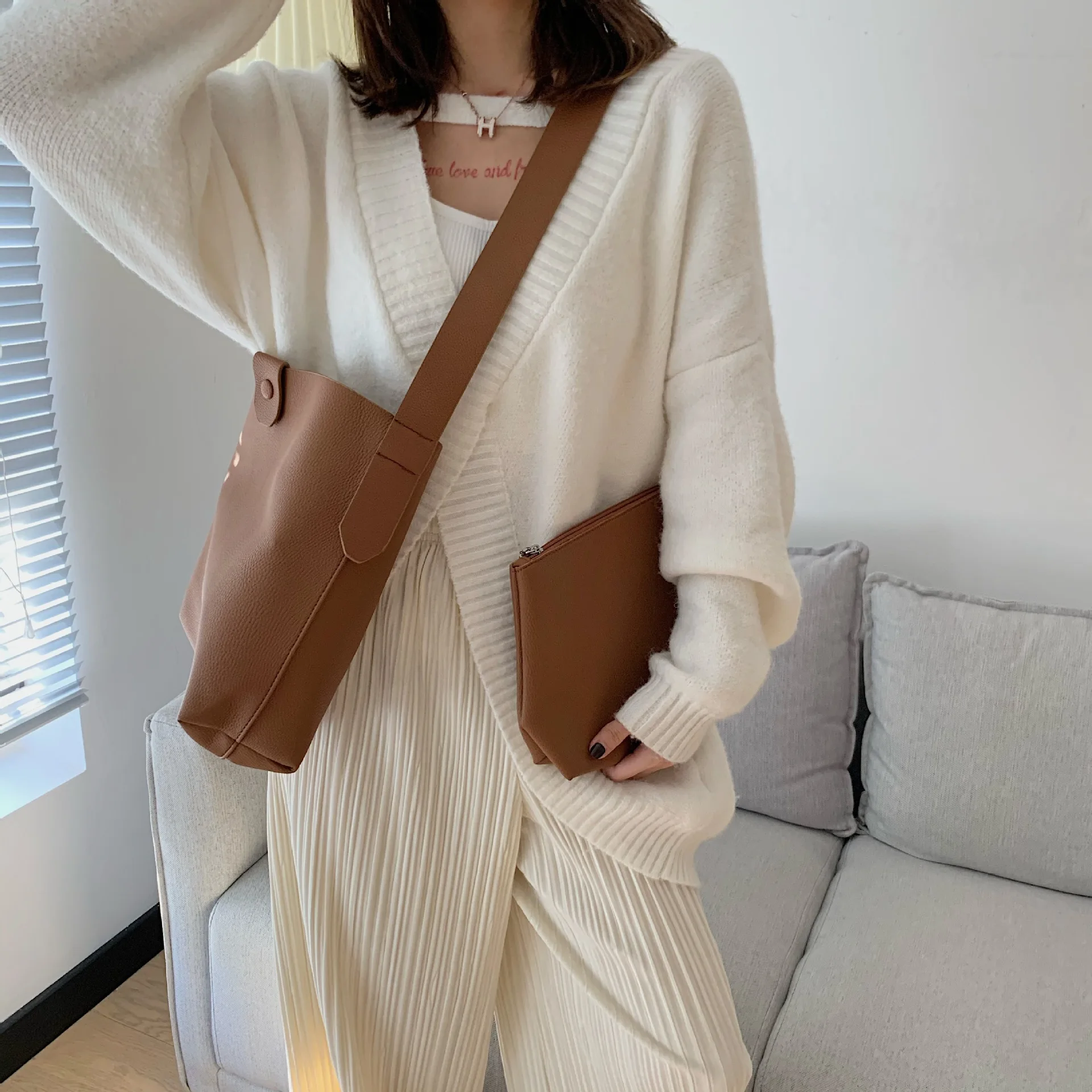 Large Capacity Composite Bag with a Small Purse Soft Leather Vintage Shoulder Bag for Women Fashion Top Handle Crossbody Bag