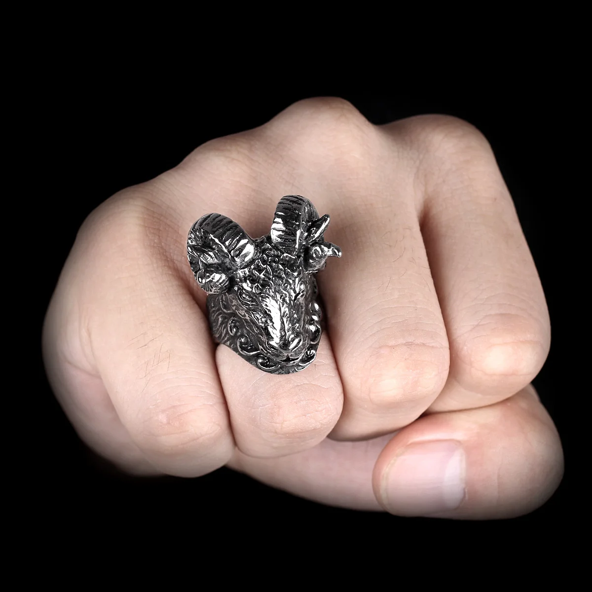【日本未入荷】メタルレタリングロゴ レザートリック Punk Rock Stainless Steel Goat | Fashion Head Ring Sheep