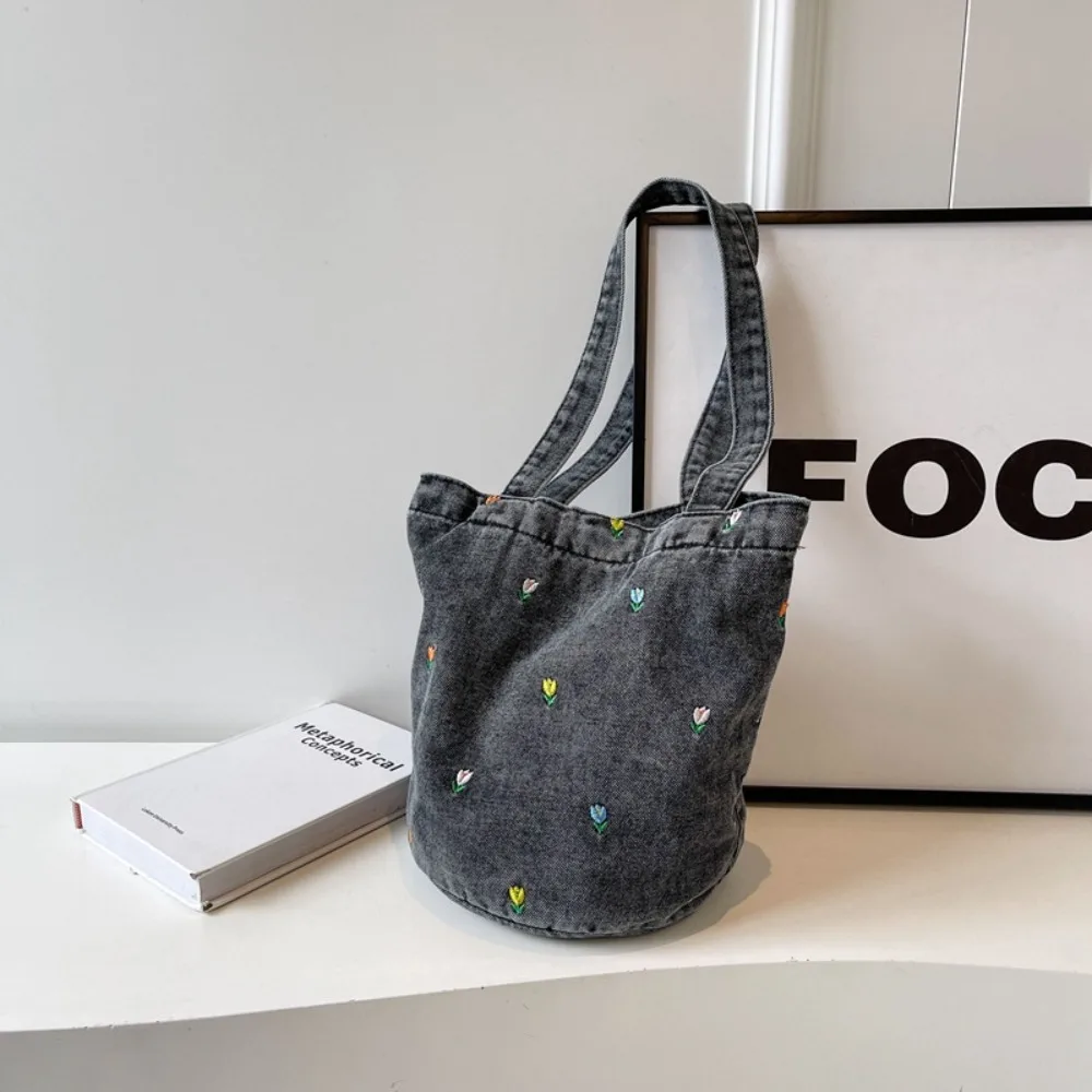Borsa a Secchiello alla Moda, Grande Capacità, con Fiori Ricamati, Borsa a Mano Versatile, Borsa Sottobraccio da Donna