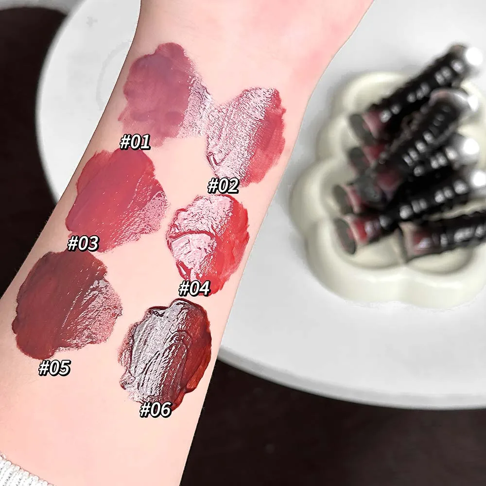 Intense Mirror Shine Moisturizing Lip Glaze in Rich Cherry Red