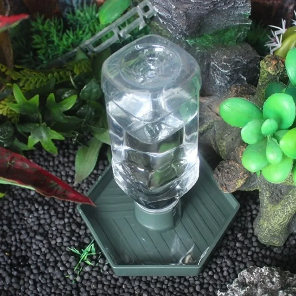 Reptile Anti-Slip Water and Food Dispenser - Stable, Detachable, and Automatic