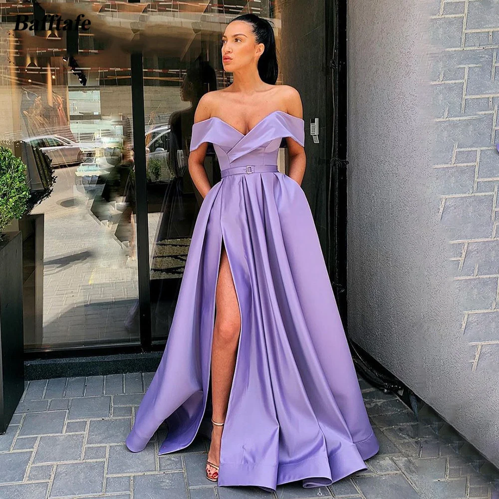 

Женское атласное платье с открытыми плечами, разрезом и трапециевидным силуэтом