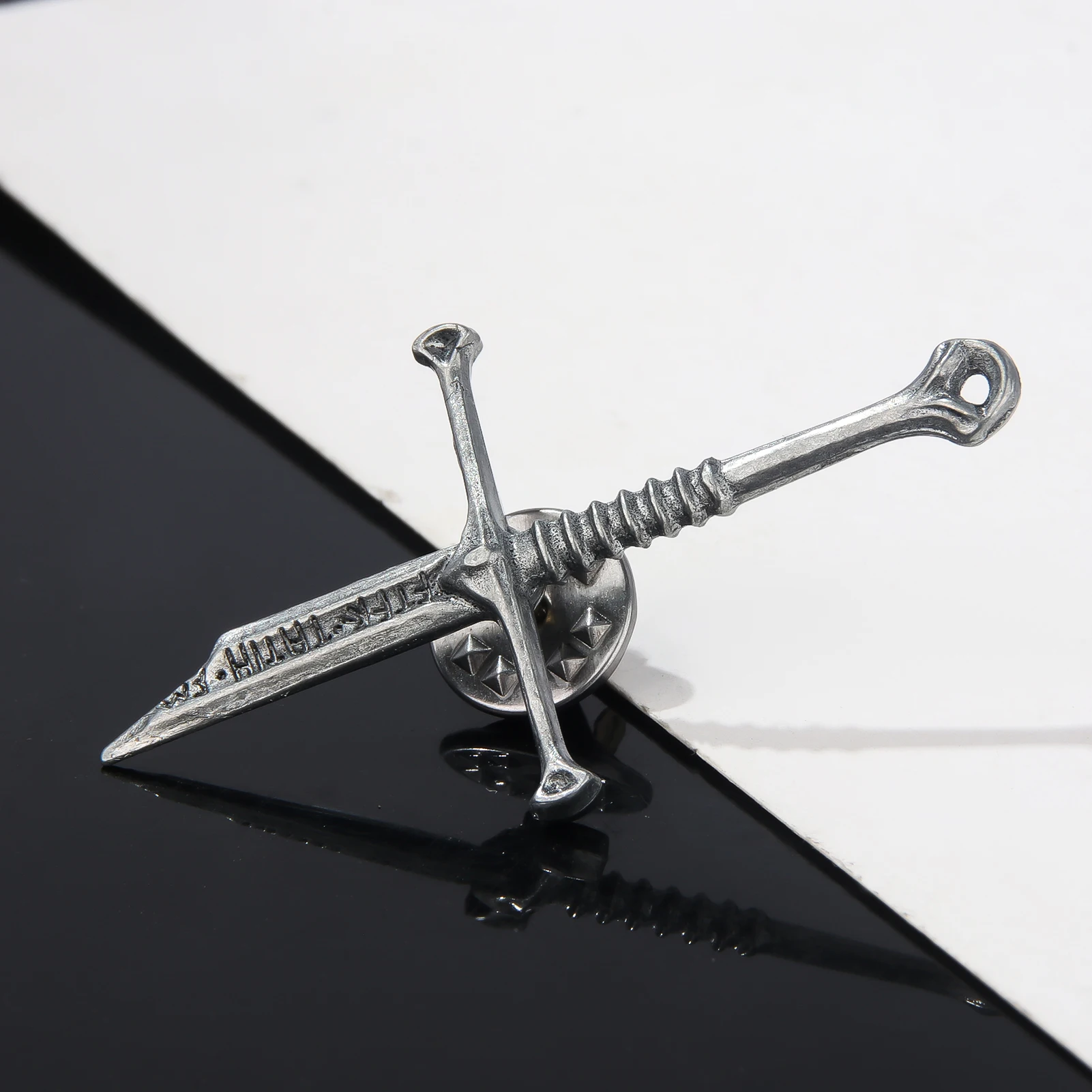 Spiel Aragorn gebrochen Schwert Film Metall Abzeichen Narsil Brosche für Frauen Männer Party Mode Accessoires Schmuck Geschenk – Detail 3