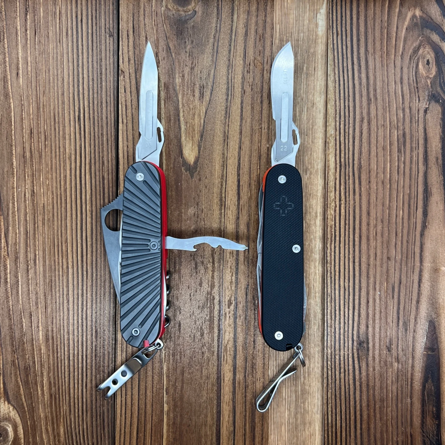 Scalpel Handle with Thumb Hole Fits Surgical Blade No.36