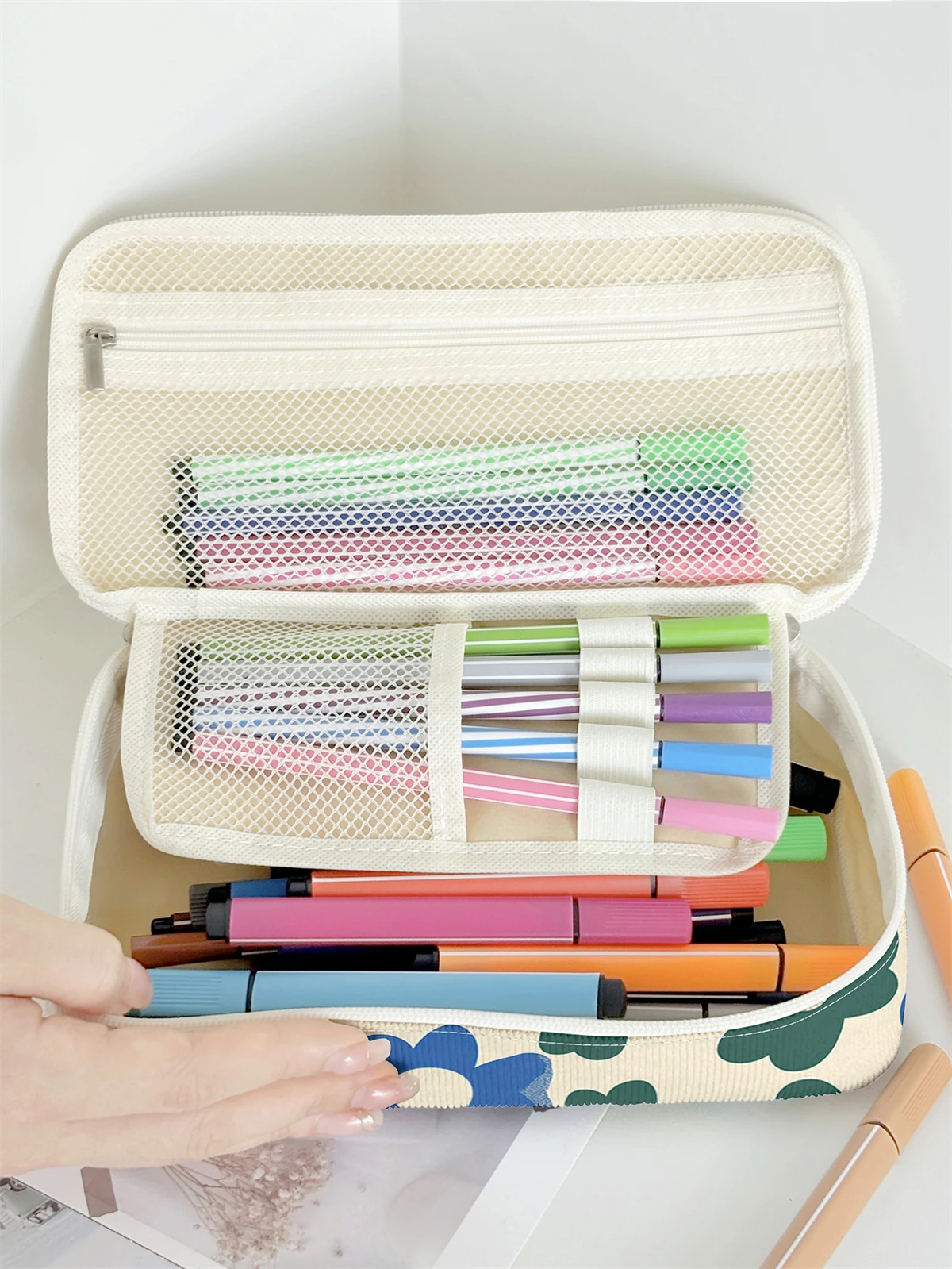 Flower pattern printing large capacity pencil case, durable multifunctional storage bag, portable zipper storage box