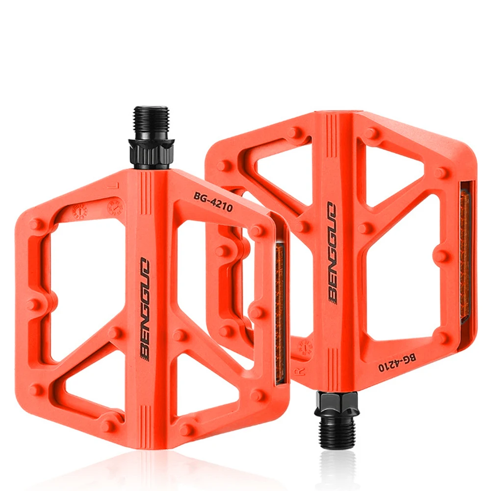 Pedali per bicicletta in nylon con doppio cuscinetto DU Pedali per piattaforma per bicicletta antiscivolo Accessori per bici con riflettore Pedali per bici ultraleggeri