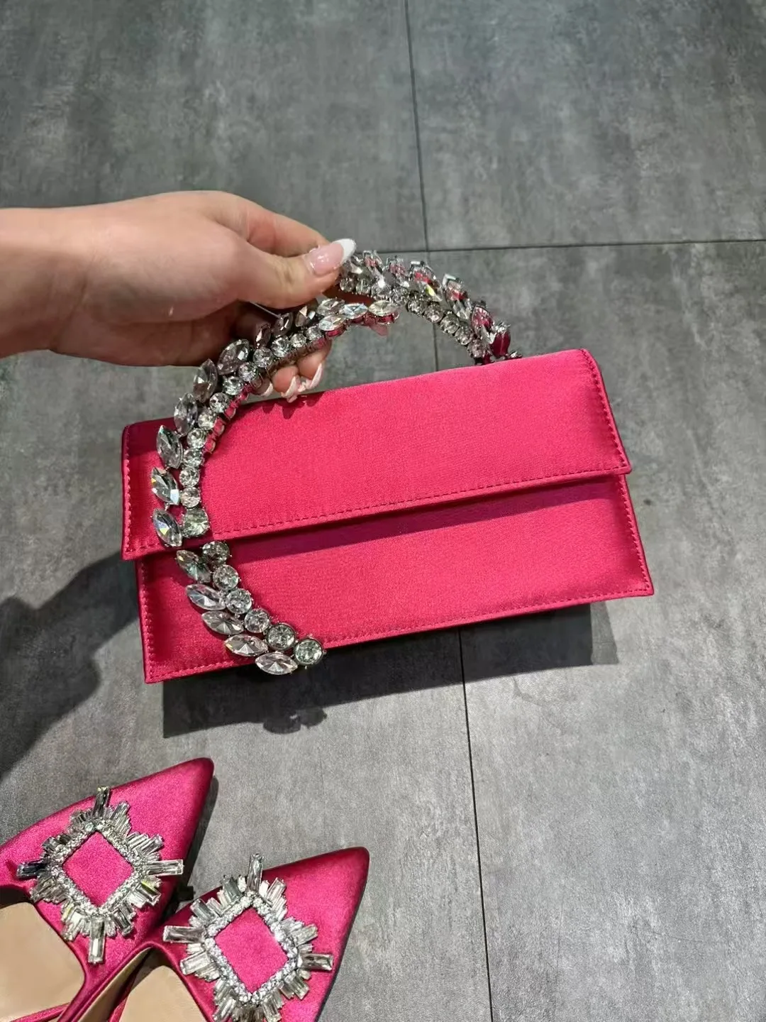 Luxury Satin Metal Handheld Women Handbag Crystal Shiny Rhinestones Diamond Evening Bag Wedding Party Clutch Purse Shoulder Bag