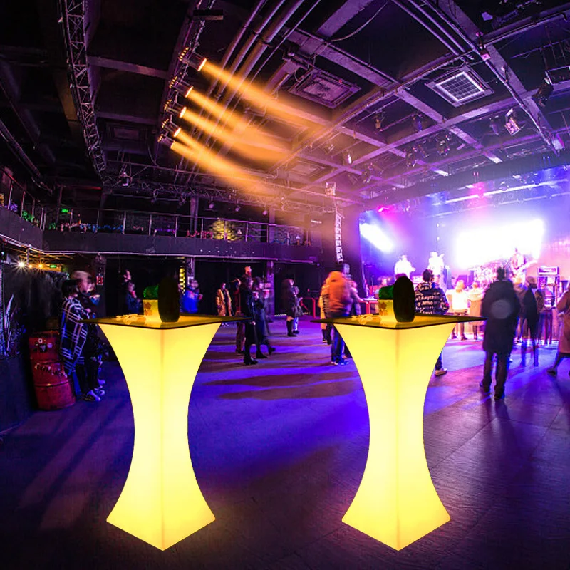 

Outdoor Glow Furniture LED Cocktail Table 45*45*110cm Luminous Wedding Decor Tables PE Plastic Light UP Color Changing Bar Table