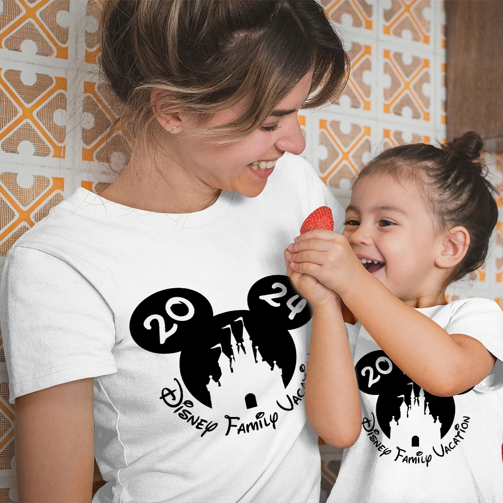 

Disney Mickey Minnie Mom and Daughter Family Matching Clothes Fashion Trend Women T-shirt 2024 Summer Vacation Top Free Shipping