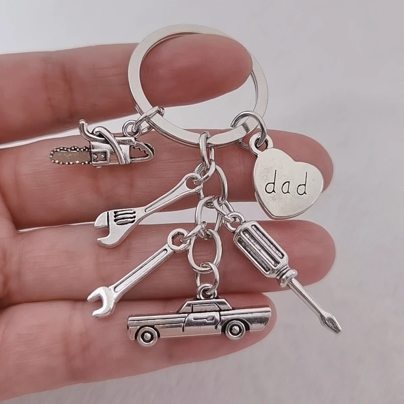 TRIXES Accessoires de porte-clés de voiture en métal pour votre clé ou  votre présentoir, parfait pour la fête des pères, anniversaire, Noël, pour  les fans de course : : Auto et Moto