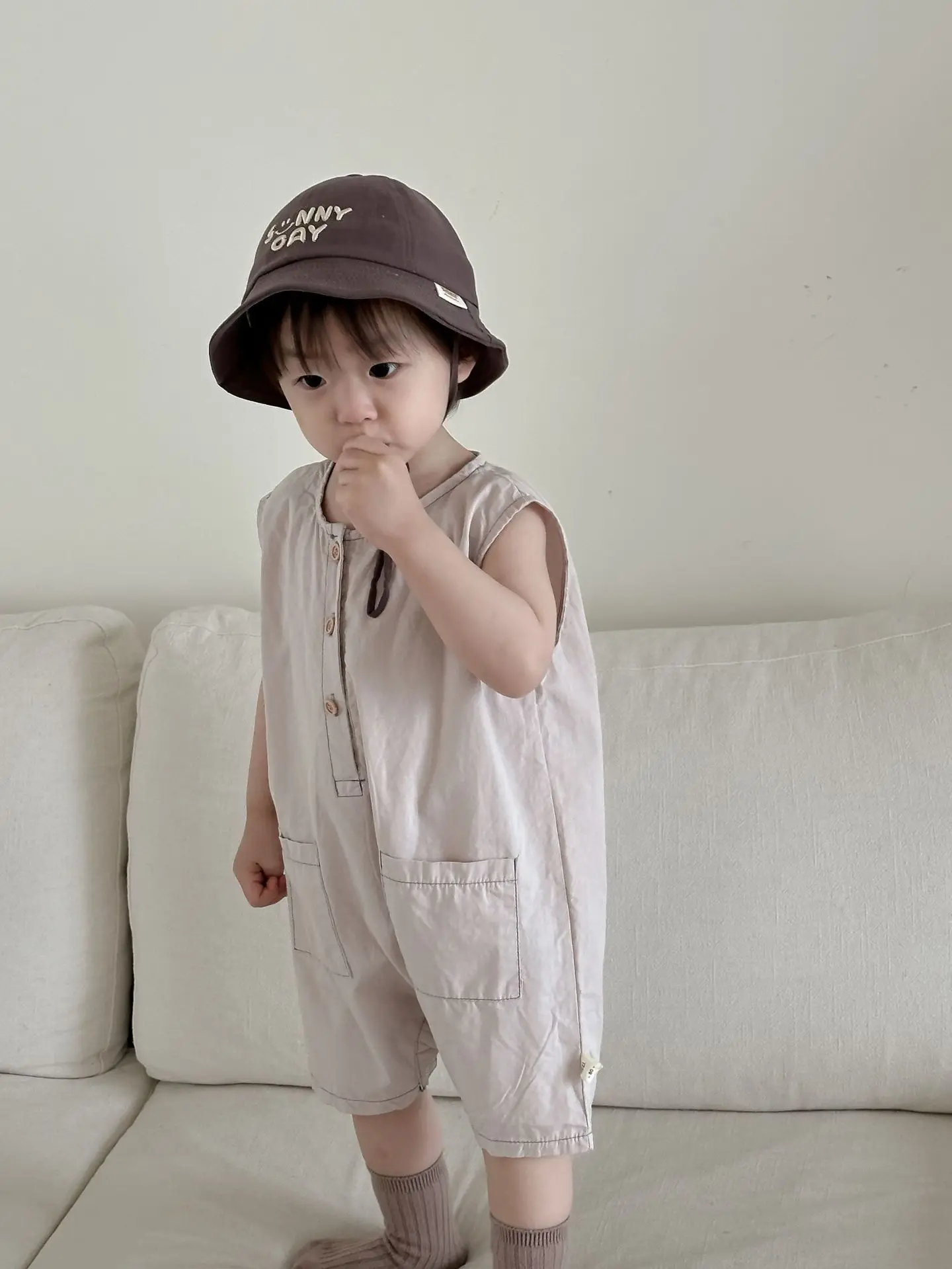 

2024 Summer New Baby Sleeveless Romper Cotton Infant Boy Girl Solid Casual Jumpsuit Newborn Toddler Loose Pocket Clothes 0-3T