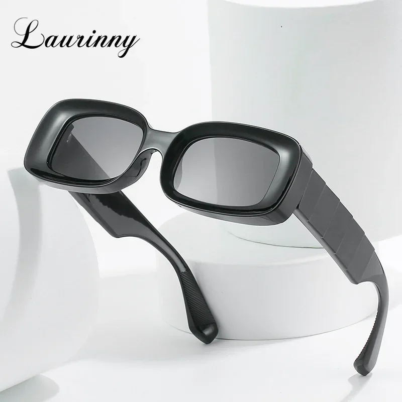 

New Trend Personality Sunglasses Women Fashion Ocean Beach Tide Female Sunglasses Unisex Color Square Thick-Rimmed Glasse UV400s
