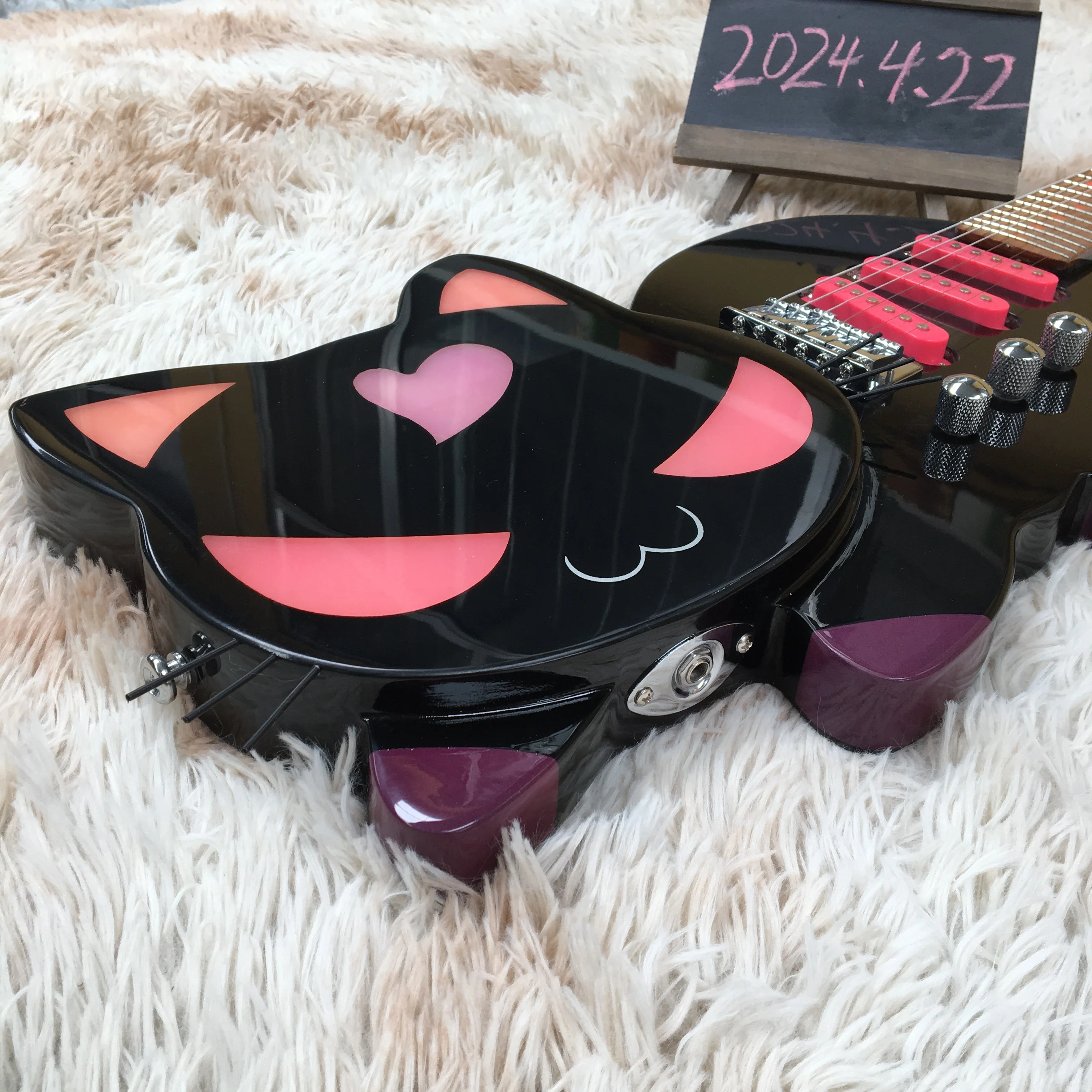 Factory Customized 6-string White Cat Standard Electric Guitar