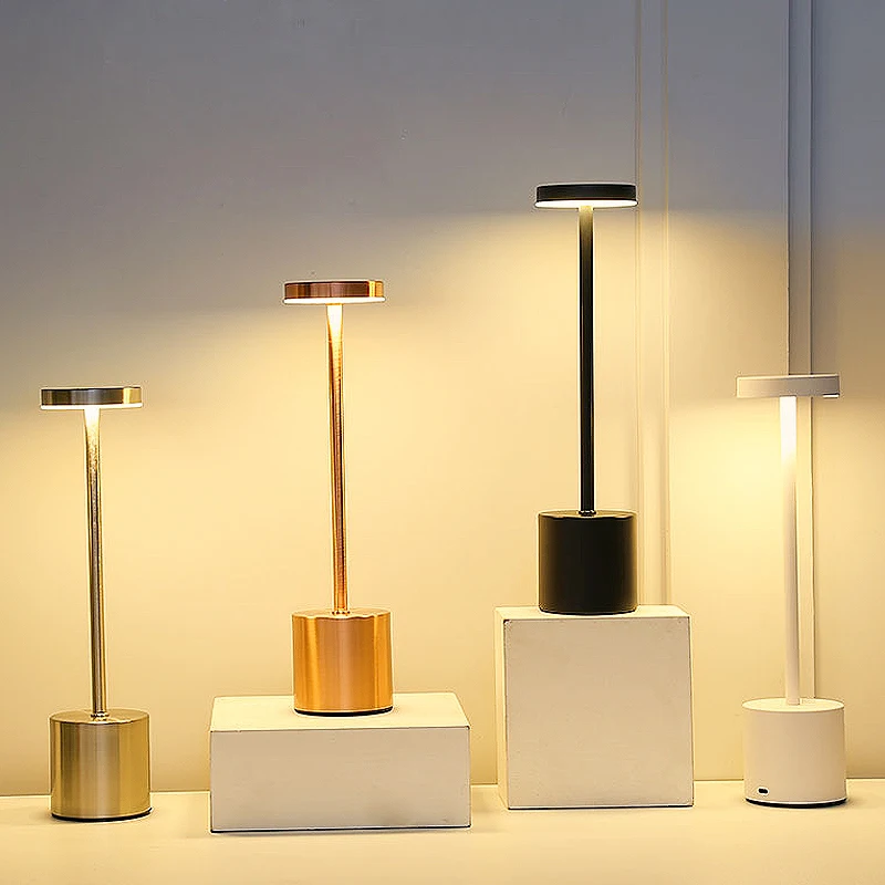 

Светодиодный перезаряжаемая настольная лампа, Высококачественная алюминиевая металлическая настольная лампа, настольная лампа для спальни, прикроватная декоративная лампа для бара, отеля