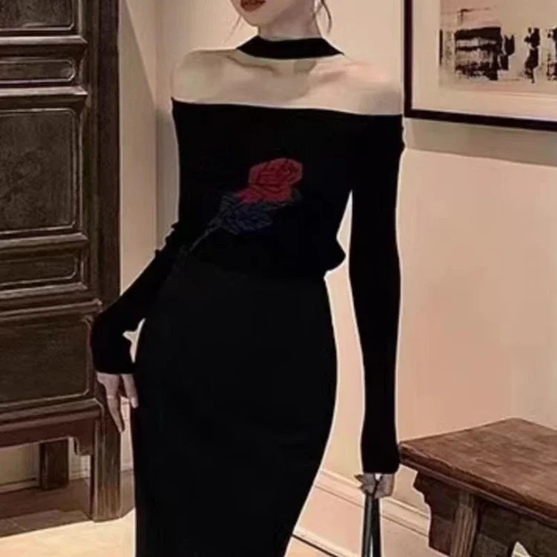 Fall 2025 New Fashion One-word Shoulder Neck Printed Long-sleeved Sweater Elegant Autumn and Winter Knitwear Bottoming Shirt