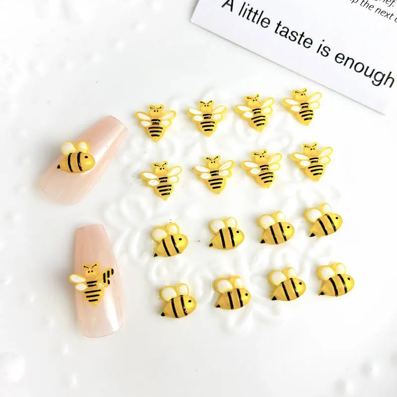 50pcs Random Mixed Resin Cute Cartoon Bee Nail Art Charm Mini Exquisite Nail Ornaments Nail Decoration DIY 3