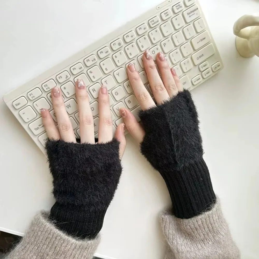 Fashion Soft Half Finger Gloves Solid Color Warm Insulation Wrist Mittens Gloves Winter Women's Wear Accessory
