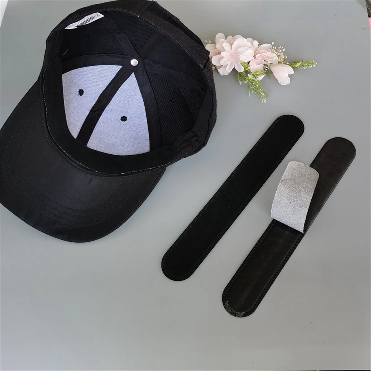 BAAU 100 Pieces Disposable Cap Liner Moisture Wicking Sweatband Visor Hat Adhesive Sweat Absorbing Strips Patch Tape,Black