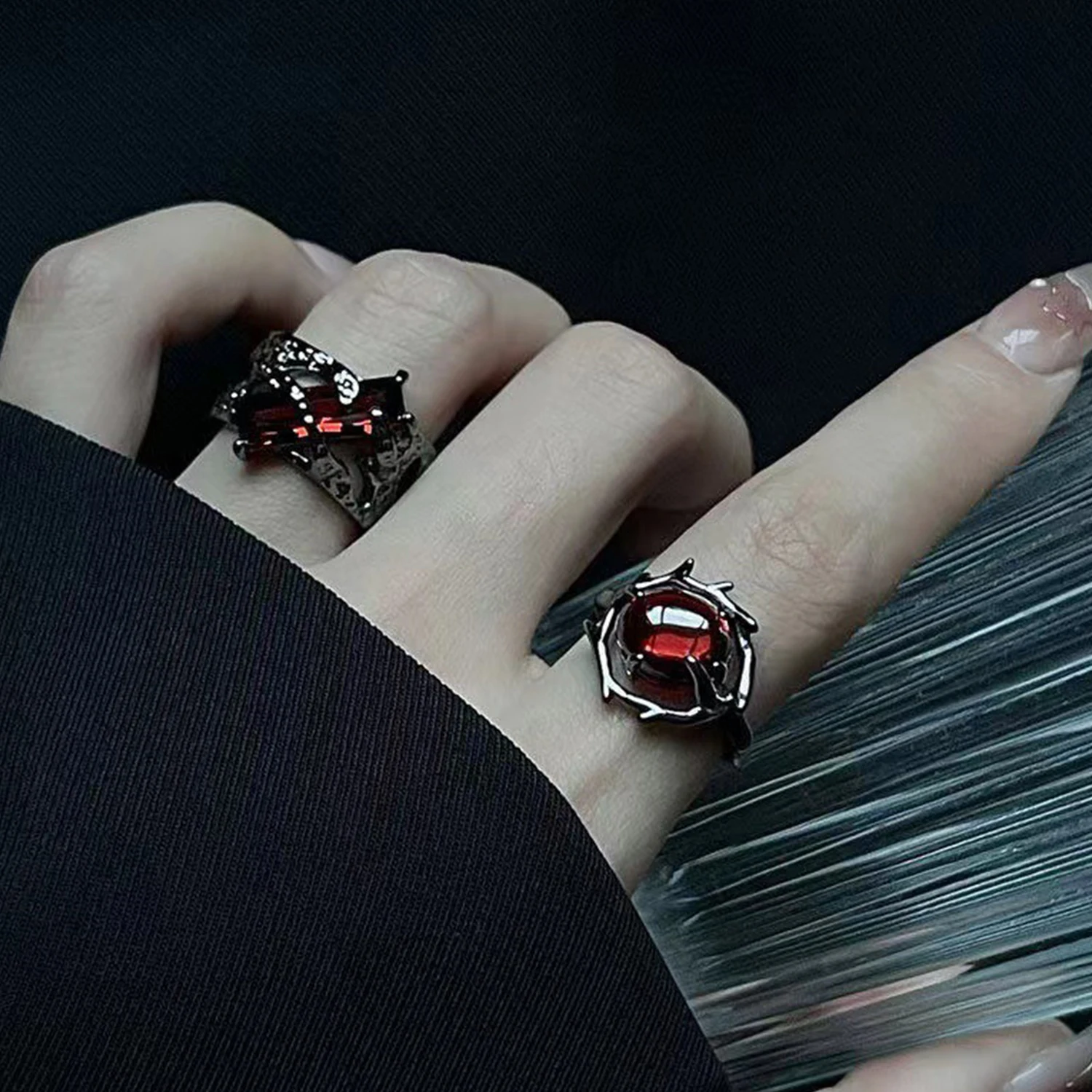 Bijoux vintage de style rétro punk rubis de style mode 2025, bague en cristal noir, pendentif géométrique, doigt ouvert, 1 pièce._voghion.com