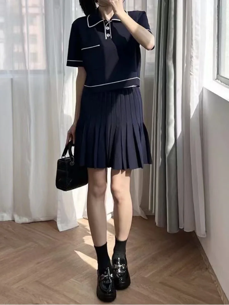 

Женский трикотажный комплект, свитер с отложным воротником и коротким рукавом или плиссированная мини-юбка А-силуэта с высокой талией