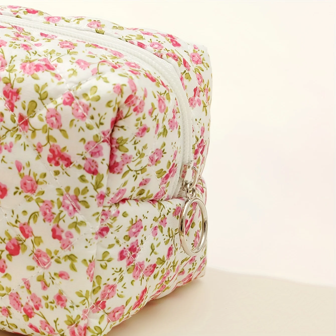 Quilted Makeup Bag Floral Cosmetic Bag Aesthetic Cute Travel Toiletry Bag Organizer cotton Makeup Brushes Storage Bag 5