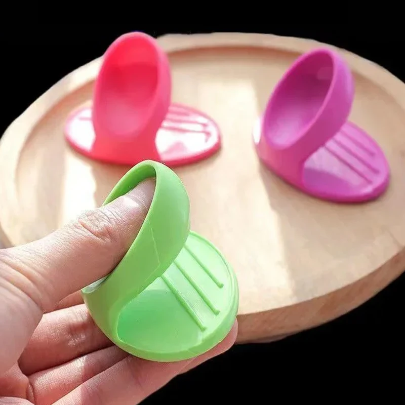 2PCS Silicone Insulated Finger Covers Oven Microwave Insulated Gloves High Temperature Resistant Thickened Insulated Mat Gift