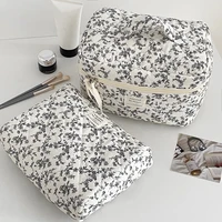 Sacs de courtepointe à fleurs noires pour femmes, sac à main de voyage, pochette fourre-tout à fermeture éclair portable, évaluation cosmétique, stockage de maquillage, poudres, mode Ins 4