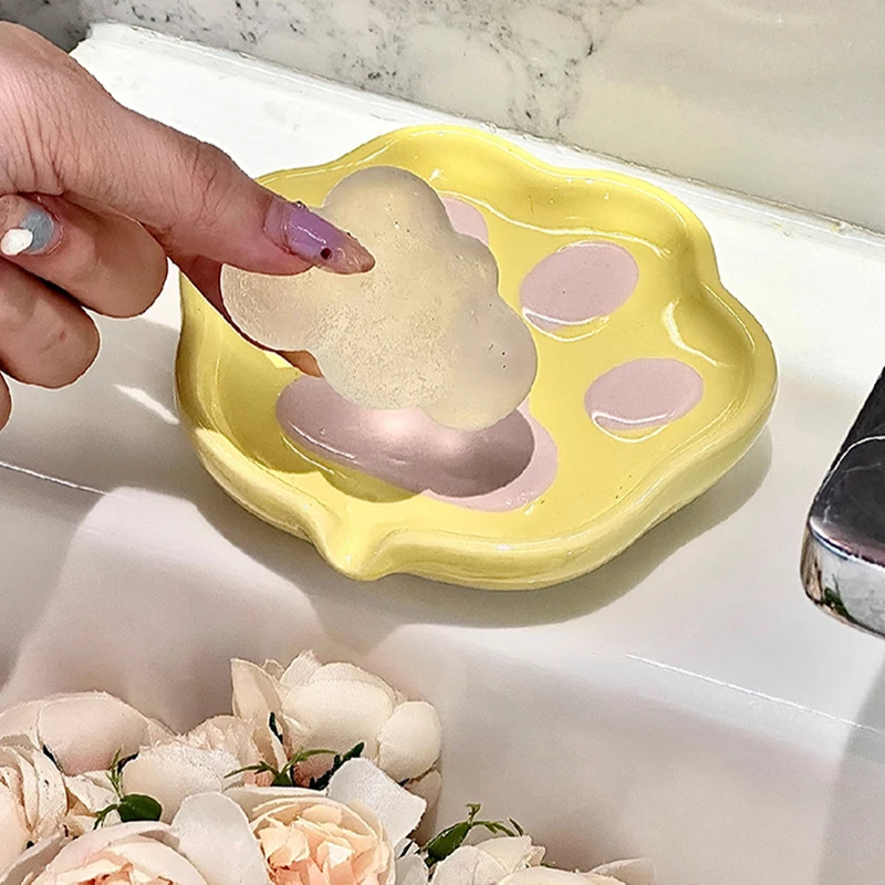 Ceramic Cute Cartoon cat paw Shaped Soap Dish Storage Rack, Home Bathroom Supplies Creative Light Luxury Drain, No Punching, 1Pc