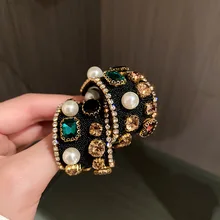 

2022 New Geometric C Shape Earrings Fashion Color Restoring Ancient Ways Crystal Baroque Imitation Pearl Earrings Women Jewelry