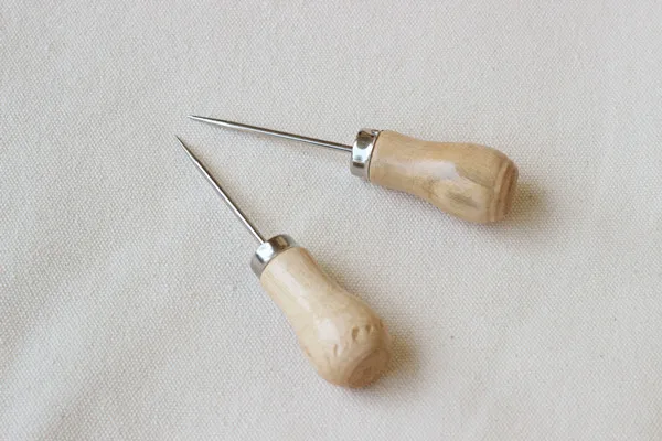 

10pcs Exquisite handmade DIY cone needle piercing wood through the one thousand conical punch awl with wooden handle
