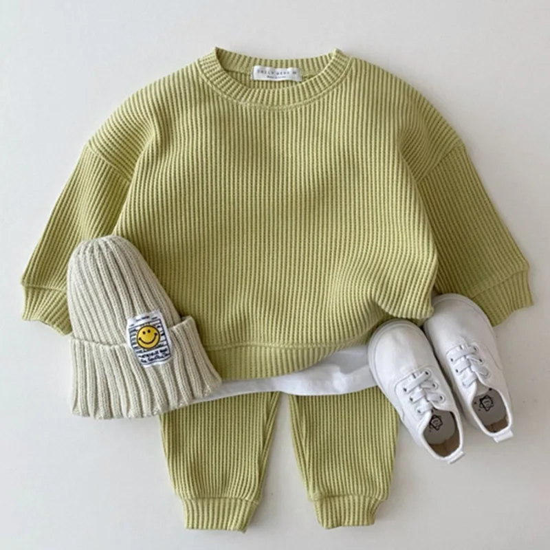 

Комплект детской одежды 2024, вязаный костюм в Корейском стиле, весенне-осенняя Спортивная одежда для мальчиков и девочек, модный однотонный комплект из двух предметов