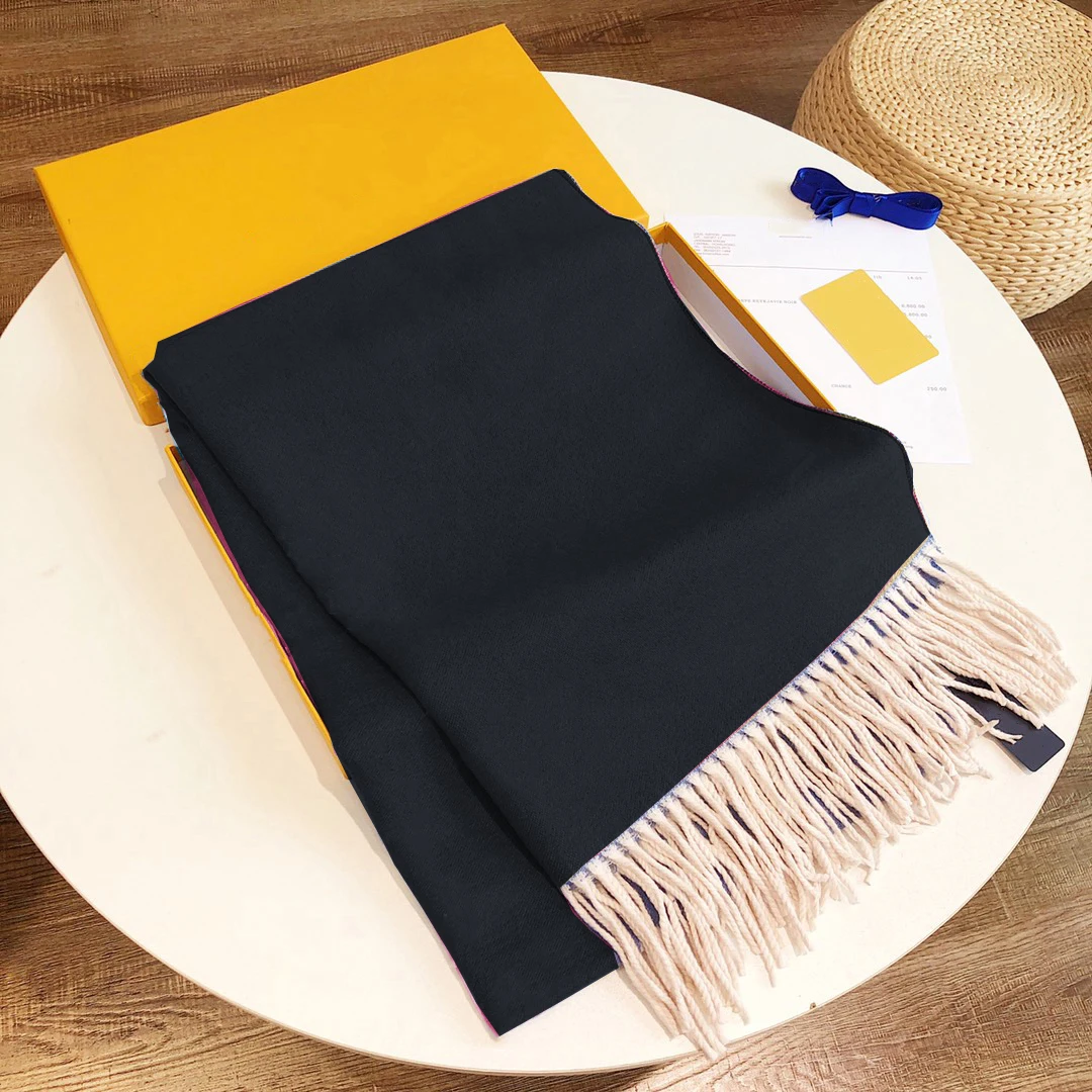 

2024 High end Women's Luxury Cashmere Scarf Leisure Warm Fashion Shawl
