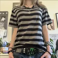 Femmes Y2k Grunge chemises rayé Baggy col rond manches courtes Emo hauts 2000s Harajuku Vintage adolescentes filles Goth vêtements 1