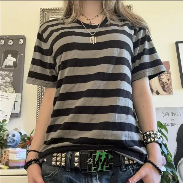Femmes Y2k Grunge chemises rayé Baggy col rond manches courtes Emo hauts 2000s Harajuku Vintage adolescentes filles Goth vêtements 1