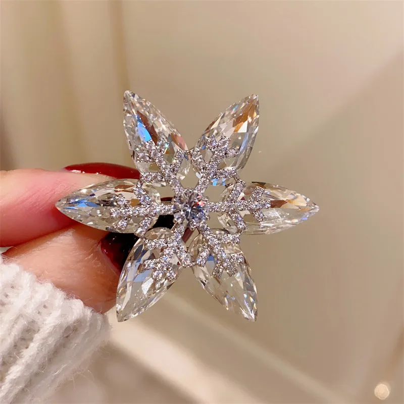 Crystal Brooches For Women Girl Sparkling Zirconia Stone Snowflake