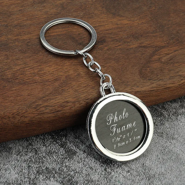 소중한 순간을 간직하는 우아하고 개인화된 사랑의 열쇠 고리