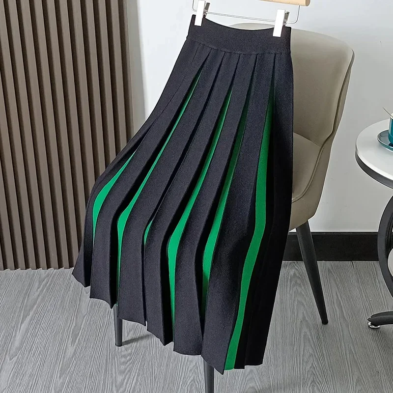 

Retro Fashion Stripe Mini Knitted Skirt Women's Mixed Color Elegant High Waist Panel Versatile Pleated Skirt Spring and Autumn