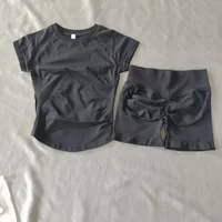 Ensemble de sport 2 pièces pour femme : haut de yoga sans couture et short de sport, tenue de fitness à manches courtes pour la course, étiquette personnalisable 3