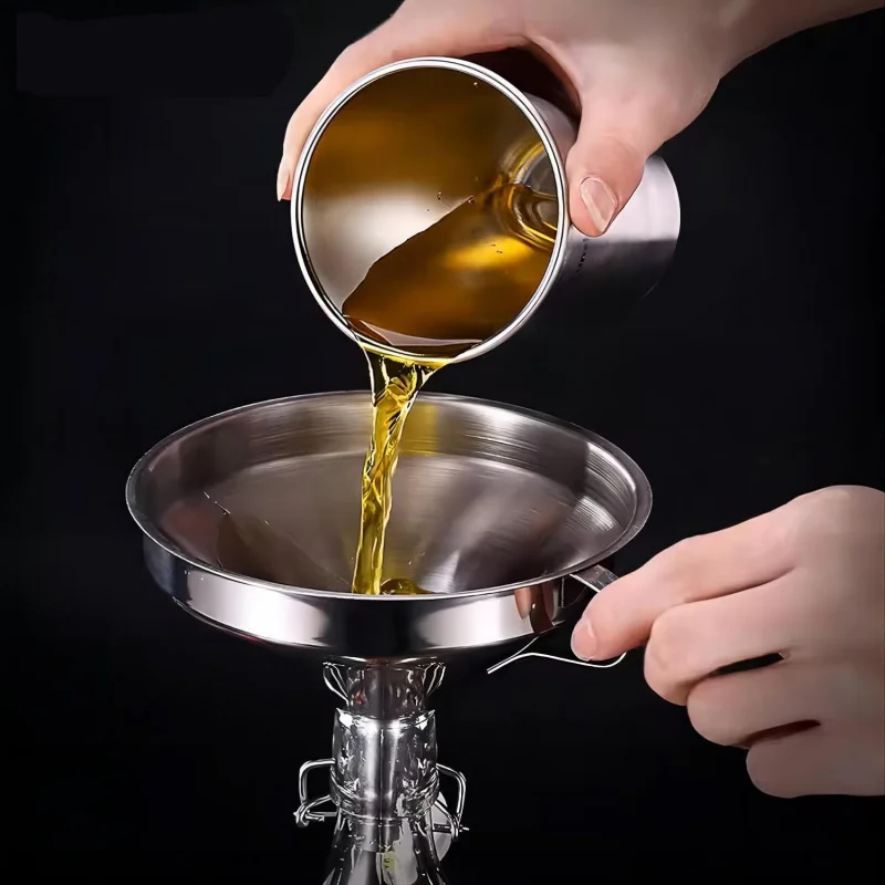 Thickened stainless steel refueling funnel with filter screen household large caliber wine leakage kitchen pour oil leakage，1pc