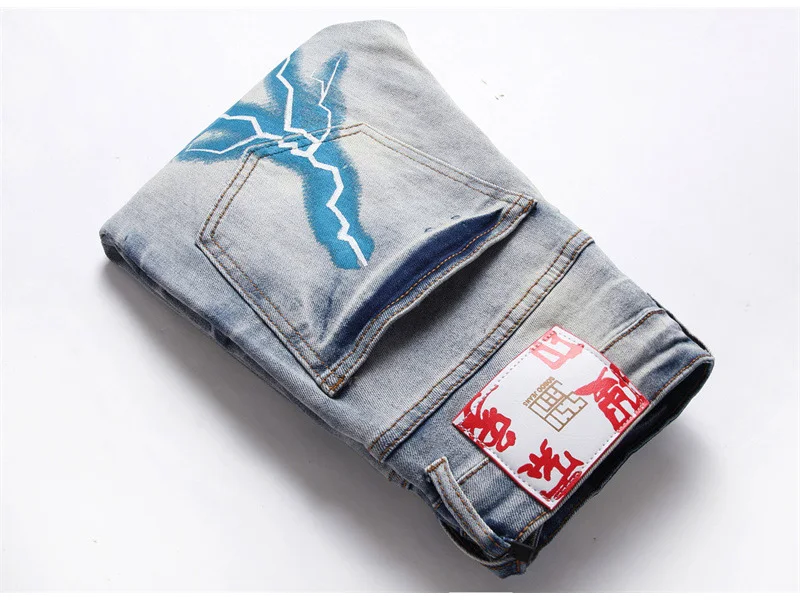 Men Print Jeans Streetwear Letters Lightning Painted Stretch Denim Pants Vintage Blue Ripped Buttons Fly Slim Tapered Trousers