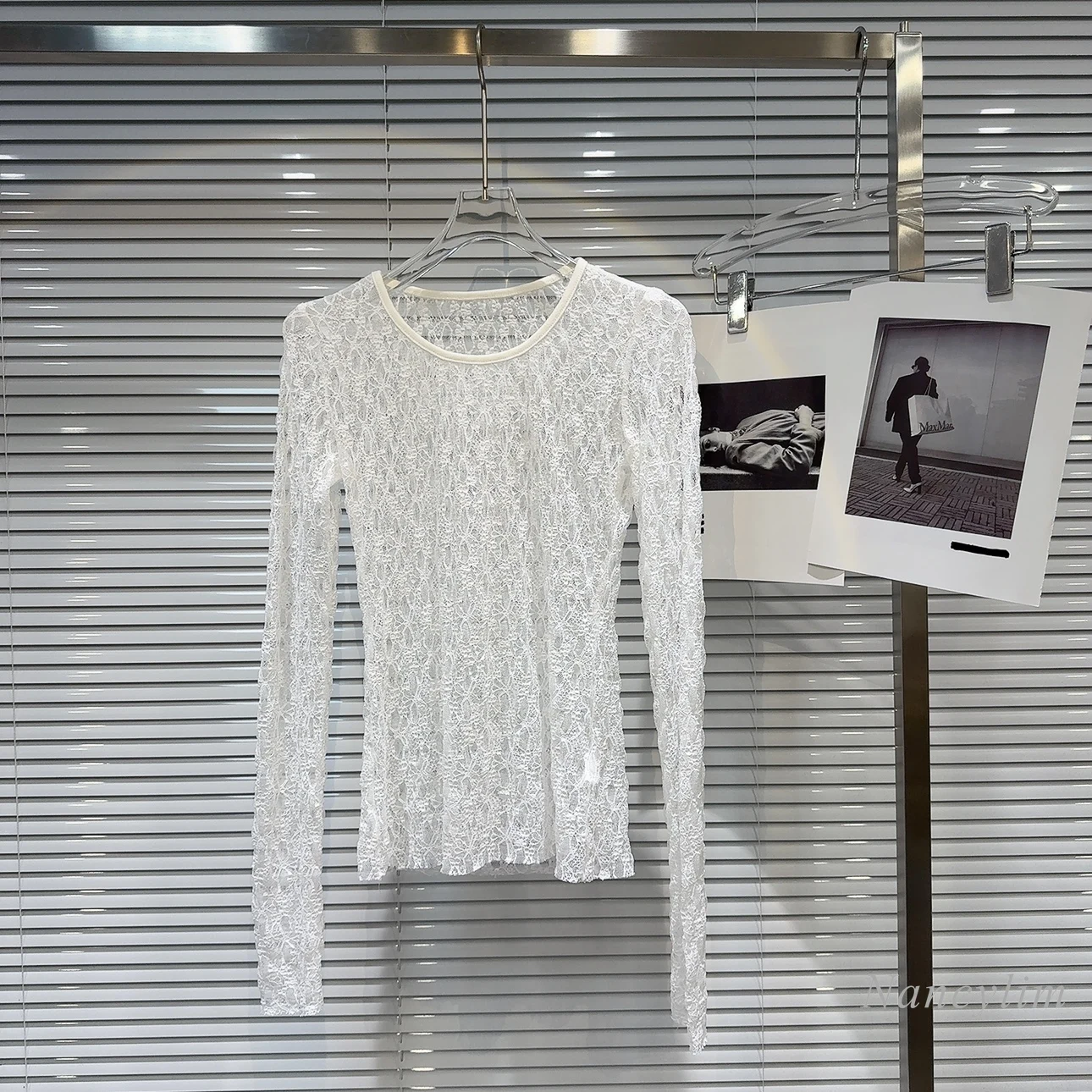 

2024 Spring and Summer White Lace T-Shirts Womens New Elegant Sexy Slightly Transparent Slim Lace Shirt Long Sleeve Top