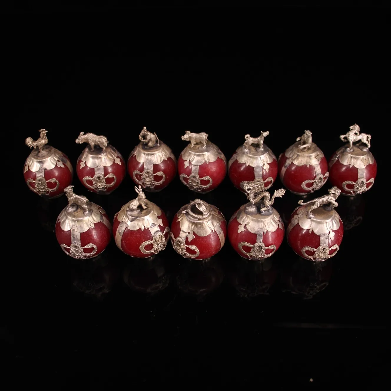 

Exquisite Chinese Silver Dragon Chinese Zodiac Inland Red Jade Hand Carved A Set Statue