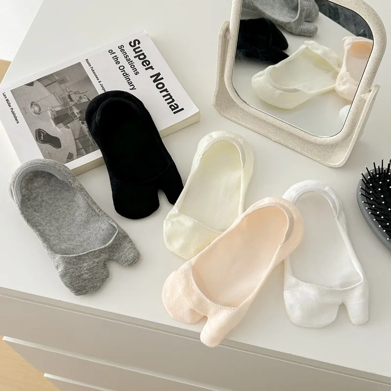 Women Two Finger Socks Thin Non-slip