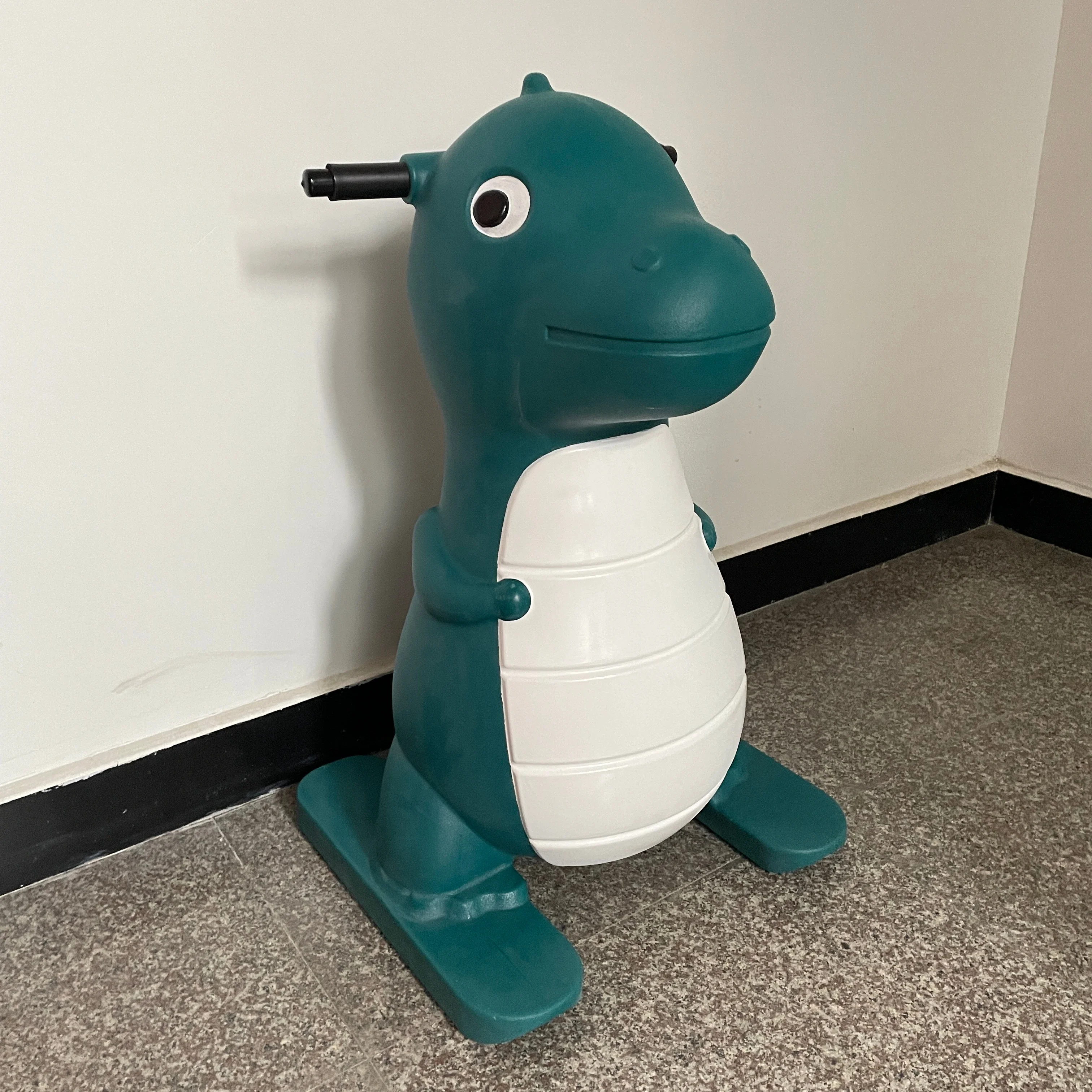 Ready Stock Winter Sports Game HDPE Dinosaur Ice Skate Helper